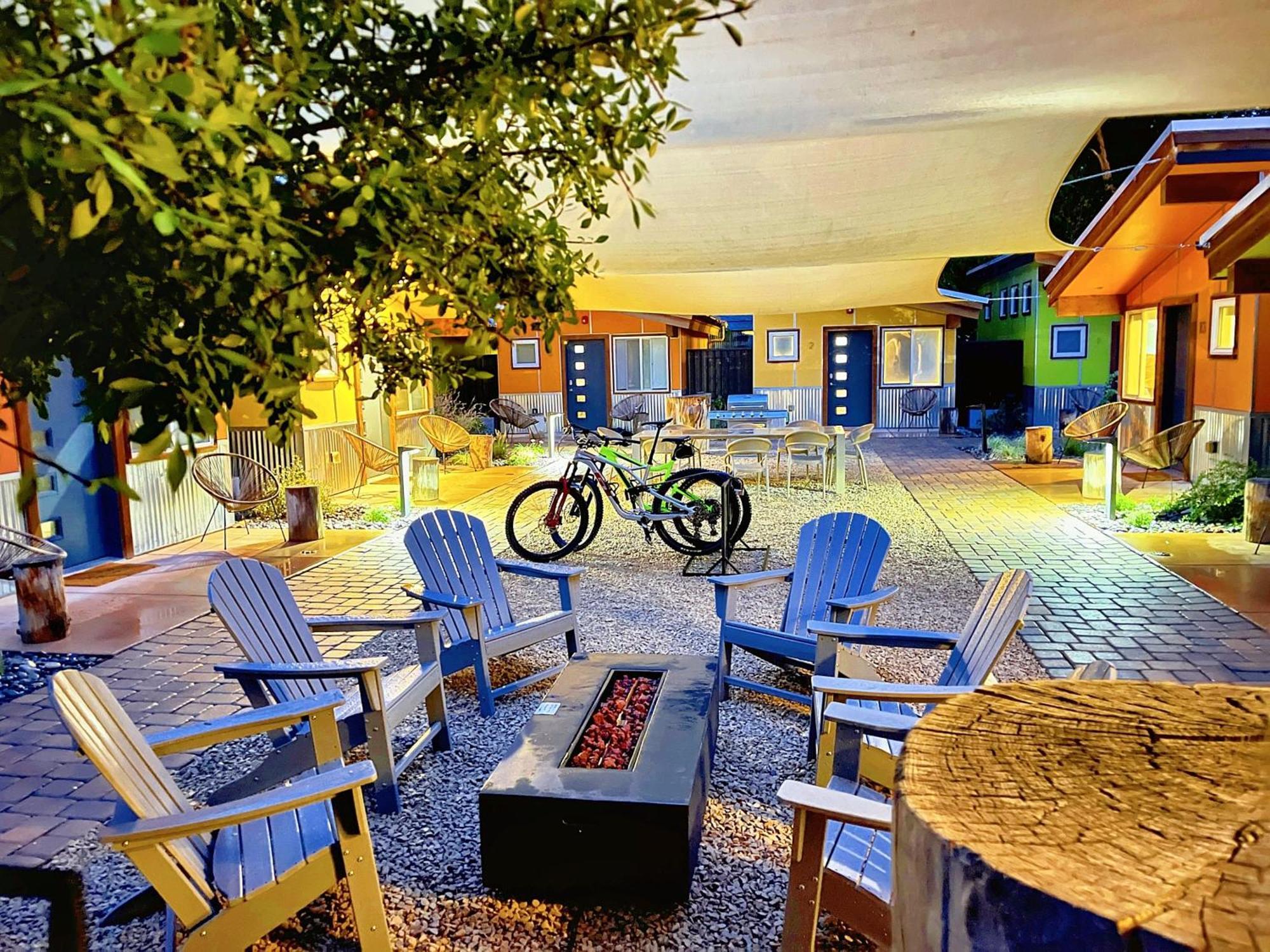 Downtown Kokopelli West 4 - Newly Remodeled Stylish Studio モアブ エクステリア 写真